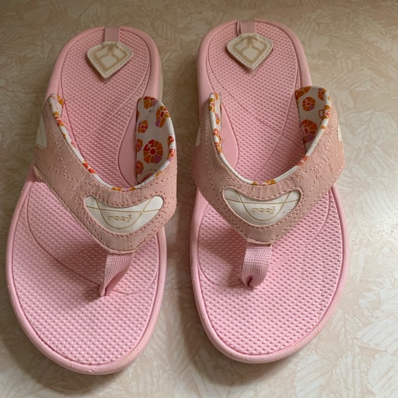 reef flip flops with hidden compartment